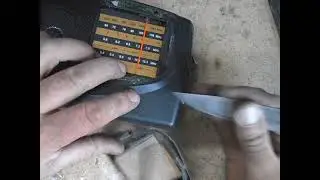 KIPO Radio Receiver. Disassembly without breaking.