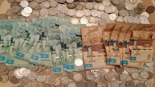 How much money is saved up in the piggy bank? (Russian subtitles)
