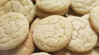 THE BEST AND EASIEST SUGAR COOKIES