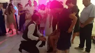 Теща та его зять на свадьбе