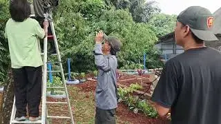 PEMASANGAN LAMPU HIAS DI TAMAN LINMAS