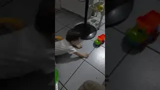 luccas rastejando
