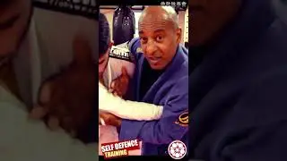 EASY TRICK when Someone Punches You Up Close 