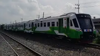 Commuterline Sindro arah Sidoarjo berangkat Gedangan
