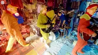 erdmöbel: das vakuum (virtual reality film)