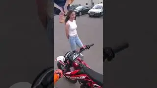 парню повезло #moto #girls