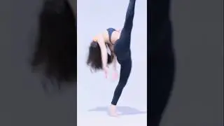 AMAZING Flexible Dance Tricks ✨ #flexibility #flexible #contortion #dancevideo #dancer #swifties