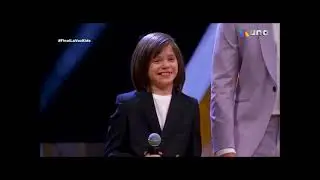 Erick Elian canta 