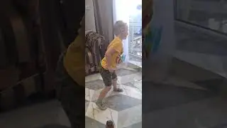 Волосатая конфетка 🍬 #приколы #семья #смех