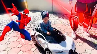 Spiderman Akülü arabasıyla birlikte yarış yapıyor! acaba kazanabilecek mi ? Eğlenceli çocuk videosu