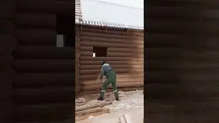 Процесс безвоздушной покраски дома. #shorts #short #покраска #строительство #стройка #дом