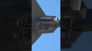 【ラプターさんの弾倉！F-22デモチーム 三沢基地予習用4】お腹のウエポンベイを開けて見せる！見逃すな！