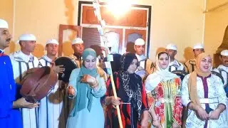 ام نسيمة تصدمات والهدية مني خرجات وعلى الطريقة الأطلسية تقدمات