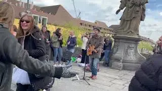 Dance me Zombie - A cold but fun afternoon on the old bridge