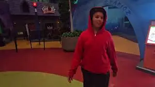 4K- SpongeBob Nickelodeon Universe Just a normal day in America Day in life father and son