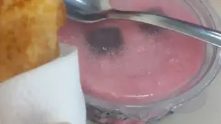 Vem lanchar comigo provando bolo de pote sabor esticadinho