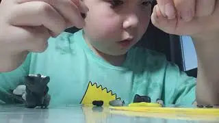Как слепить из пластилина Бэтмена