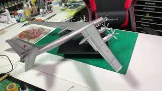 Trumpeter 1/72 Tu-95 bear