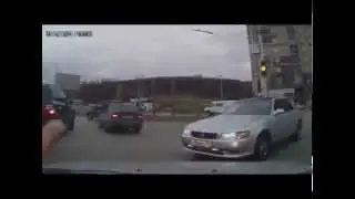 Очередная драка на дороге - газовый баллончик решает.