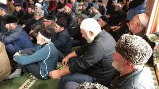 Мавлид кенхи на похоронах Ахмадуддина