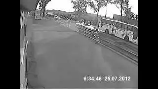 Трамвай перевернулся, ДТП! The tram turned over