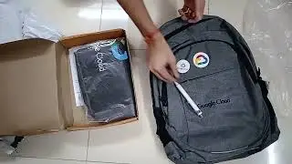 Google Cloud swags UNBOXING 2021 | GCP |  Schwags