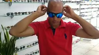 Os Óculos de Sol Masculino Oakley Clifden OO9440 03-56 tem a melhor lente de alpinismo construído