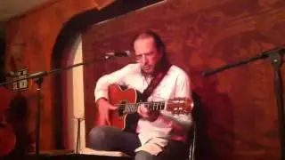 Soy americano, Fernando Delgadillo
