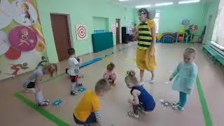 Спортивное развлечение: "В гости к солнышку" для первой младшей группы.