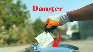Mobile Battery 🔋Drop In Water 💦 - Shocking REACTION 😲 | Sparkboom 😱 - Mr. Indian Hacker Experiment
