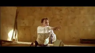 I SAID: Don't move! I have a gun! | The Fifth Element