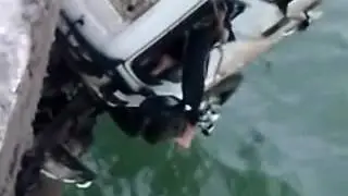Спасают дальнобойщика жалко