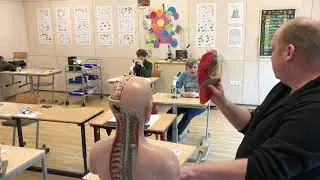 Heliomare College De Velst Vervolgonderwijs - biologieles van docent Maarten