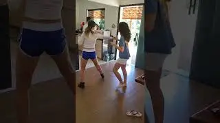 Natália e Fernanda forrozeando
