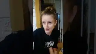 Тут в конце, красавчик такой.