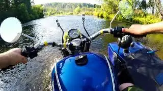 Урал ретро форсирует реку
