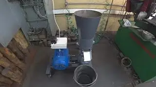 Household feed pellet mill (220V) for poultry and animals.