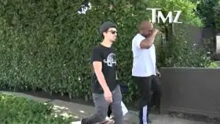 Paparazzi asks Joe Jonas about the sober coach & the band