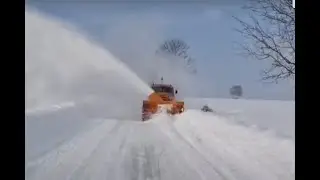 Zima Ziła- babcia na drodze