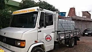 De Mercedes 710 Carregada Com Caixa De Água Com Quatro Mil E Quatrocentos Litros