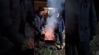 Володя и Батя на мангале!
