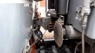 Ювелирная сцепка электровоза с вагоном