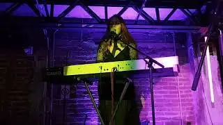 Pamela Oscos / Balada / Sever The Light