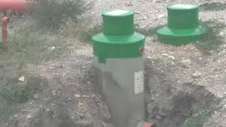 У вас мост потёк и ус отклеился