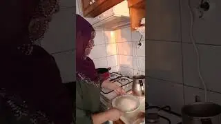 Seviyorum yemek yapmayı #shortvideo #youtube #yemek #keşfet #keşfetbeniöneçıkar