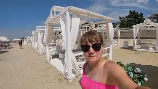 Оставила мужа дома и уехала