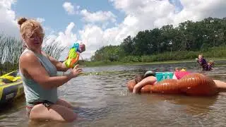 The Brandy Bunch's day at the lake