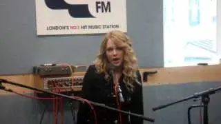 Taylor Swift Live Accoustic Performance of Love Story