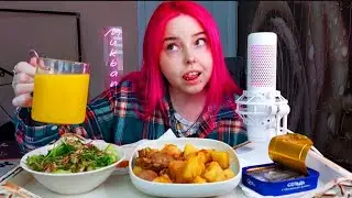 Тушёная картошка с куриной печенкой ,овощной салат и сельд мукбанг/ mukbang