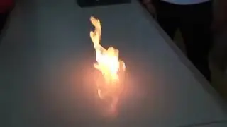 Учитель химии. Спирт в огонь...